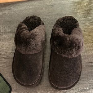 Woman’s sheep skin sleepers